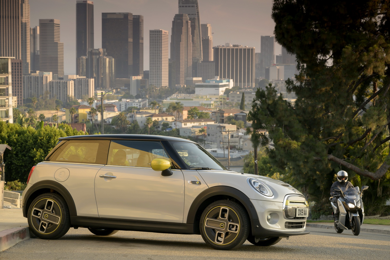 Electric 2020 Mini Cooper SE Starts Under $30k, But You Could Get It As Low As $17,900