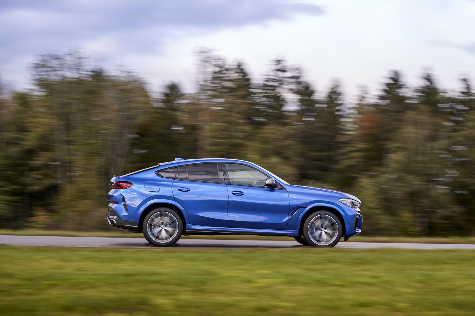 BMW Wants You To Explore Every Detail Of The New X6 In 102 Images