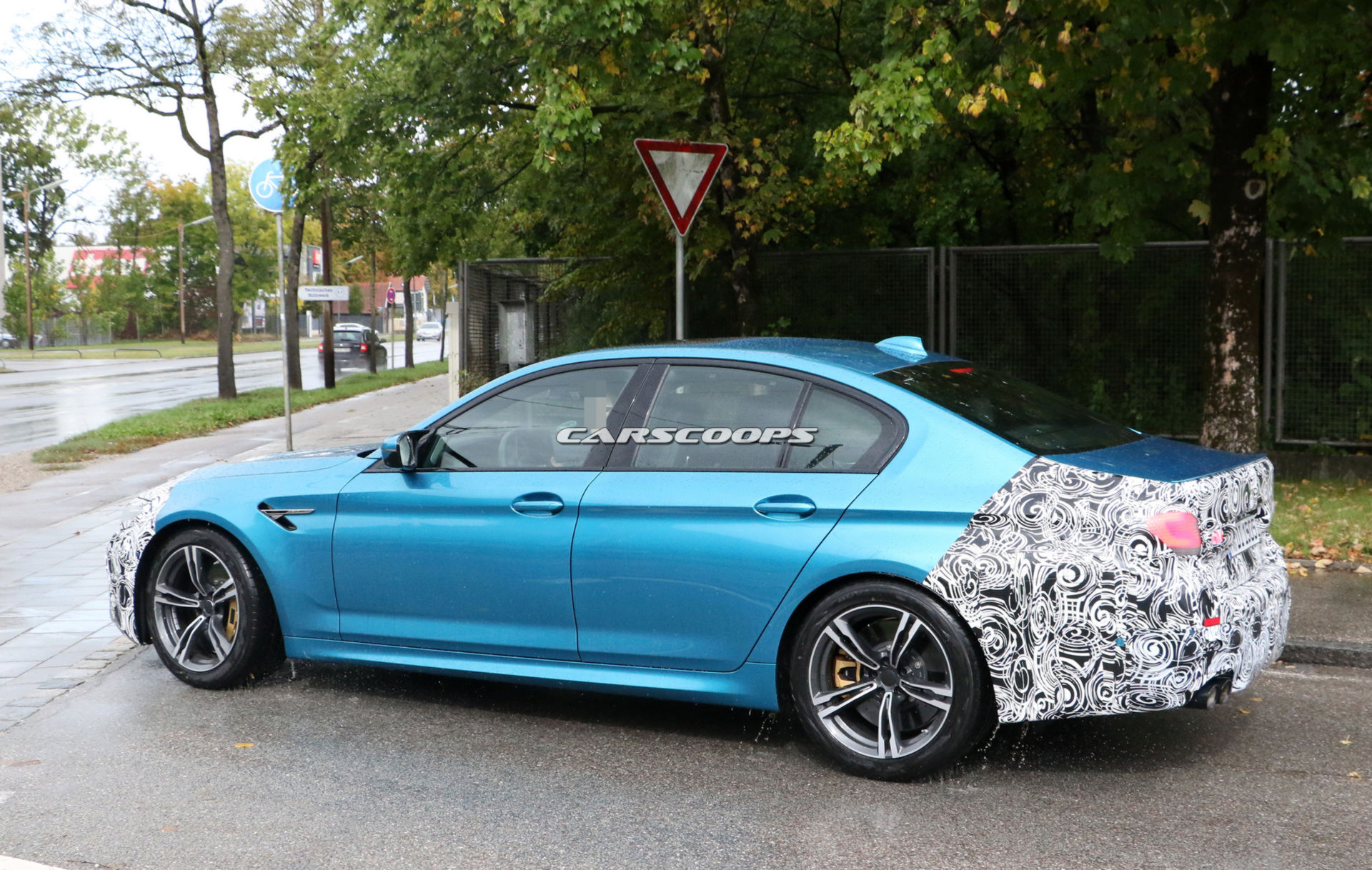 2021 BMW M5 Facelift Spied Right Next To Current Model: Can You Tell The Differences?