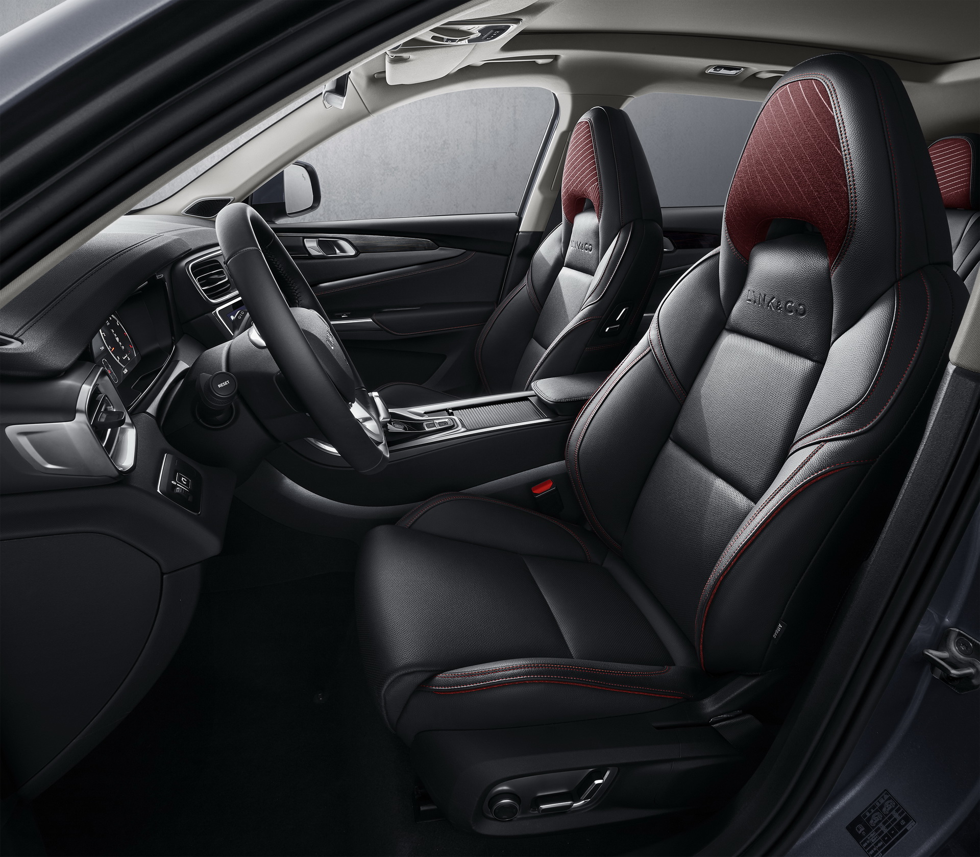 Lynk & Co Picks Amsterdam For Its European Debut Because They Don’t Like Cars There