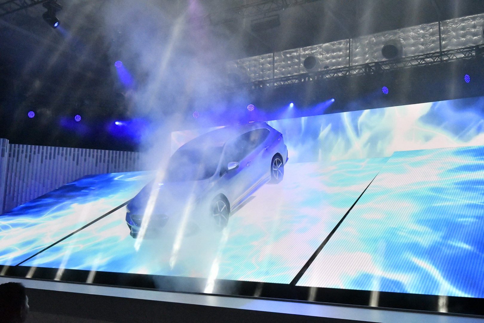 Levorg Pre-Production Prototype Shows Subaru’s Next-Gen Mid-Size Wagon