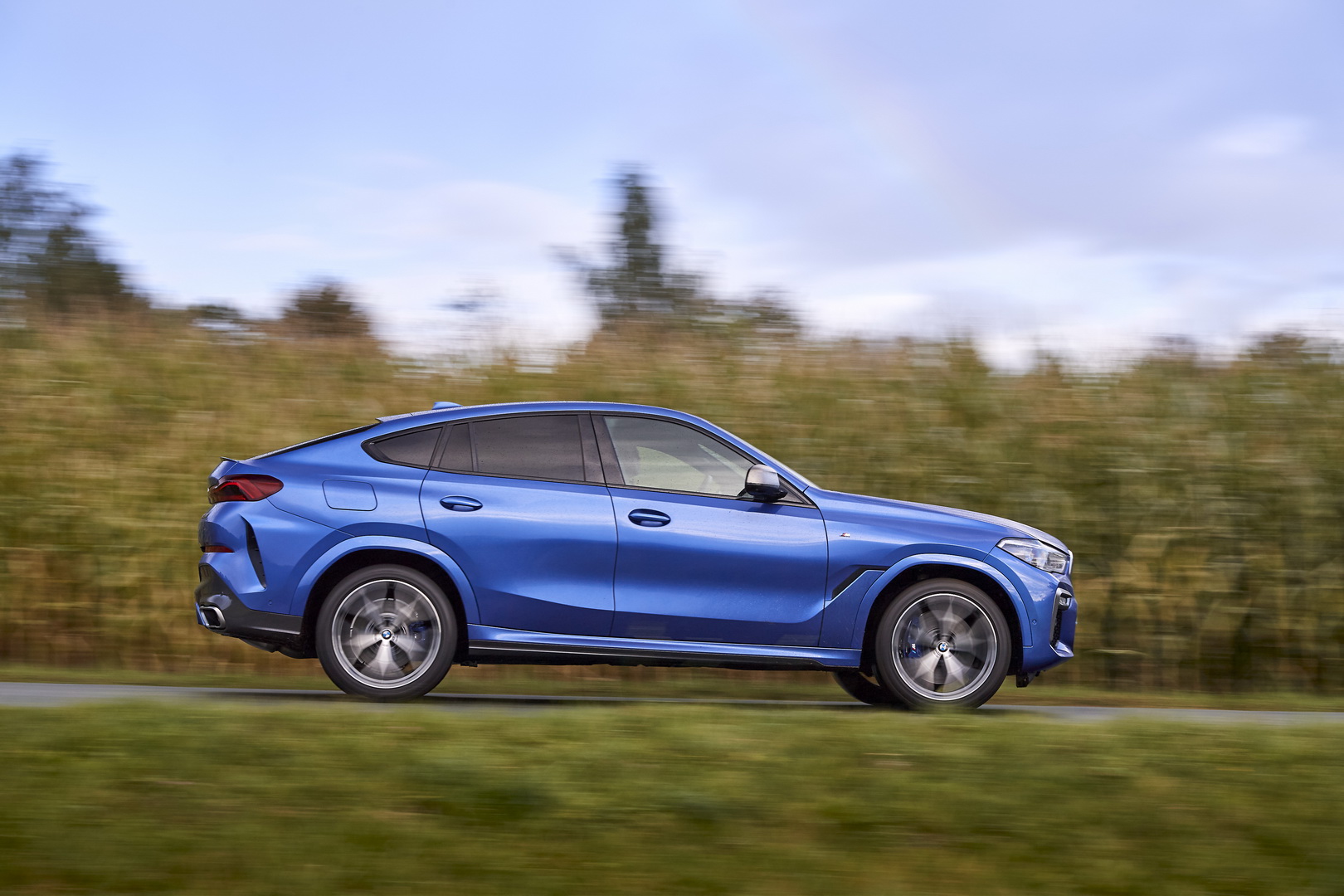 BMW Wants You To Explore Every Detail Of The New X6 In 102 Images