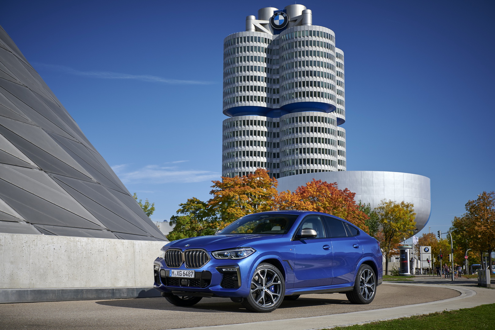 BMW Wants You To Explore Every Detail Of The New X6 In 102 Images