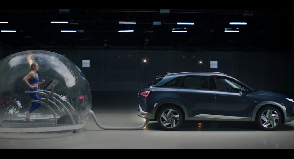  Olympic Athlete Runs In A Bubble Filled With Hyundai Nexo’s Exhaust Flow