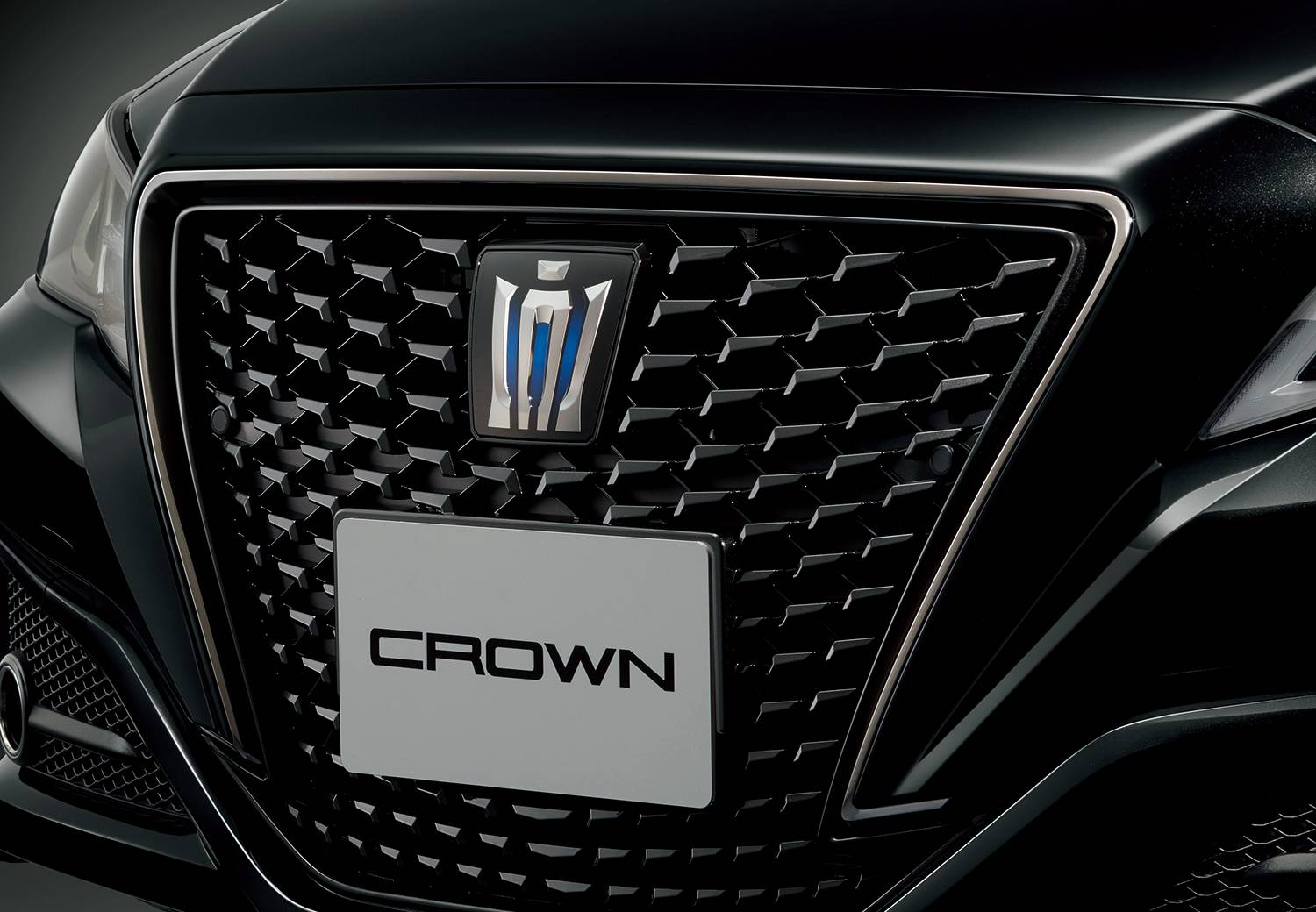JDM Gem: Toyota Gives Crown Luxury Sedan A Mature “Sport Style” Treatment