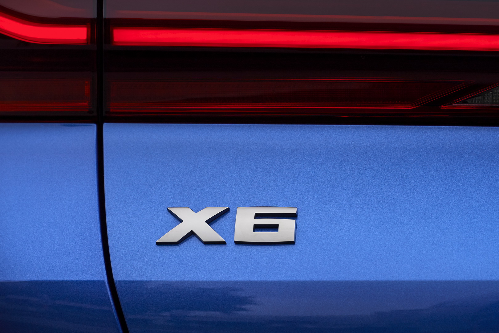 BMW Wants You To Explore Every Detail Of The New X6 In 102 Images