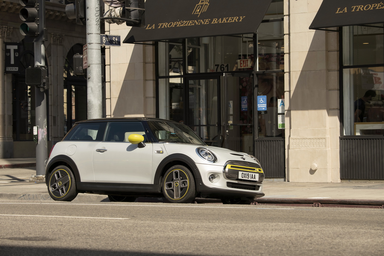 Electric 2020 Mini Cooper SE Starts Under $30k, But You Could Get It As Low As $17,900