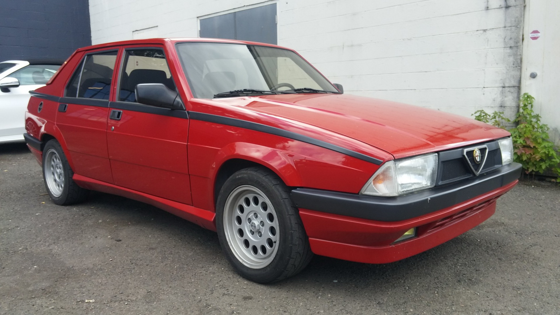 This 1988 Alfa Romeo Milano Verde V6 Can Help You Earn Your Petrolhead Stripes