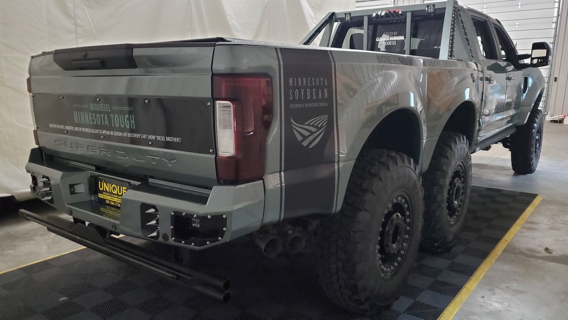 Deep Down, You Know You Want This Ford F-550 Super Duty 6×6 ‘Indomitus’