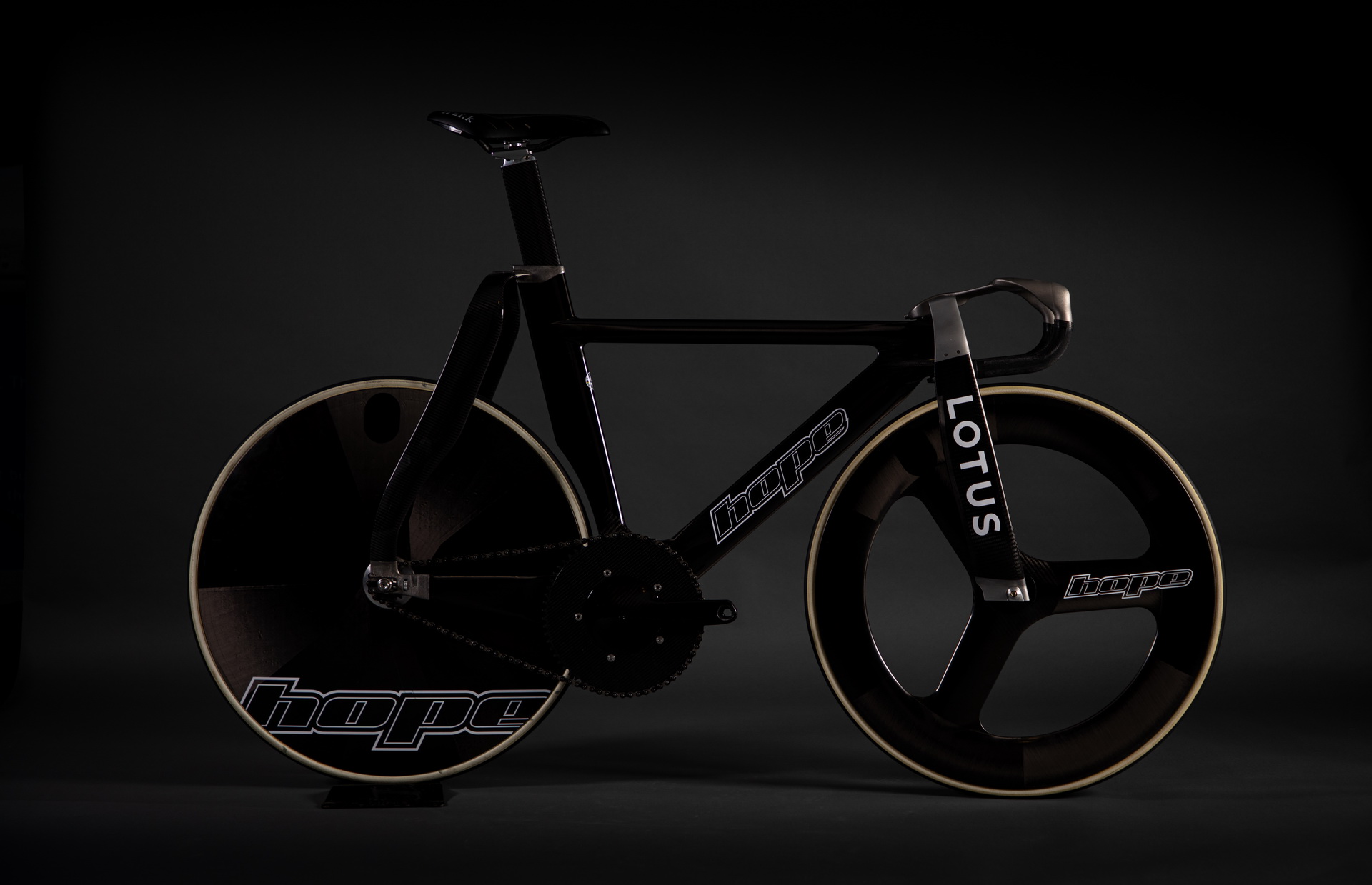 Lotus Designs Innovative Track Bike With Unique Front Fork