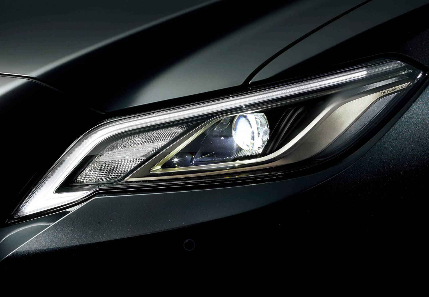 JDM Gem: Toyota Gives Crown Luxury Sedan A Mature “Sport Style” Treatment