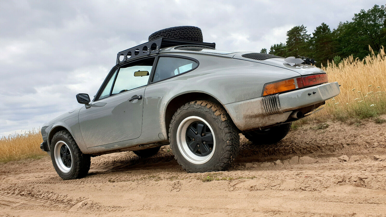 Porsche 911 Carrera Safari Recreation Loves An Off-Road Adventure