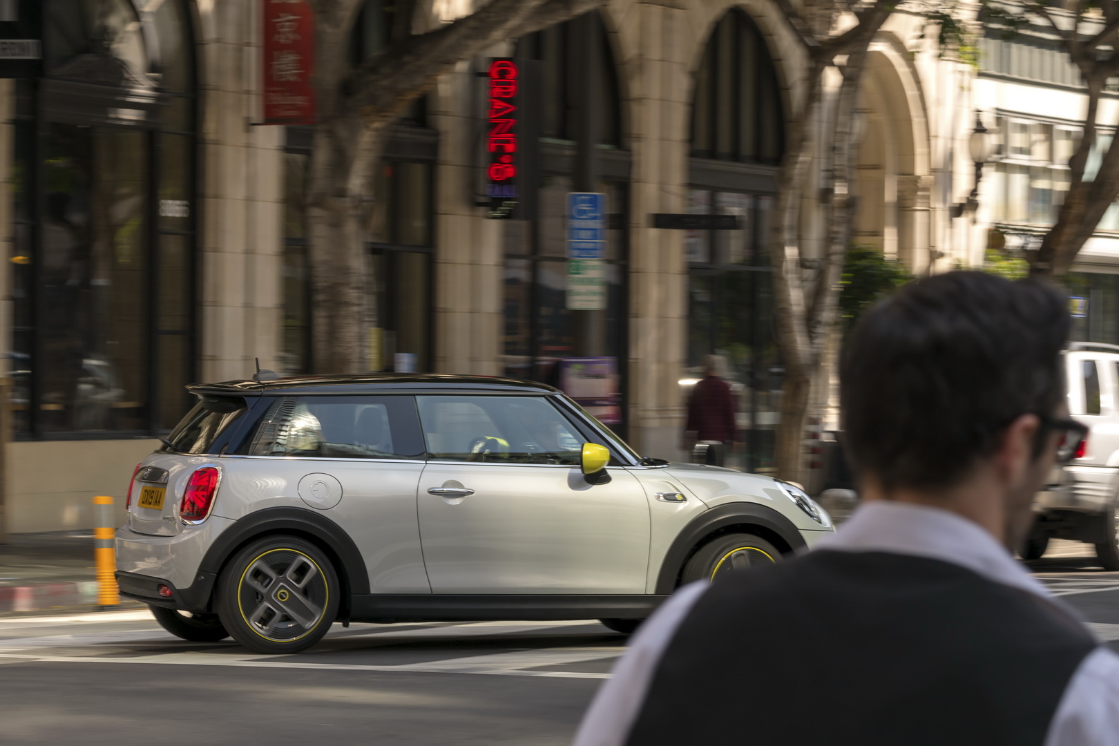 Electric 2020 Mini Cooper SE Starts Under $30k, But You Could Get It As Low As $17,900