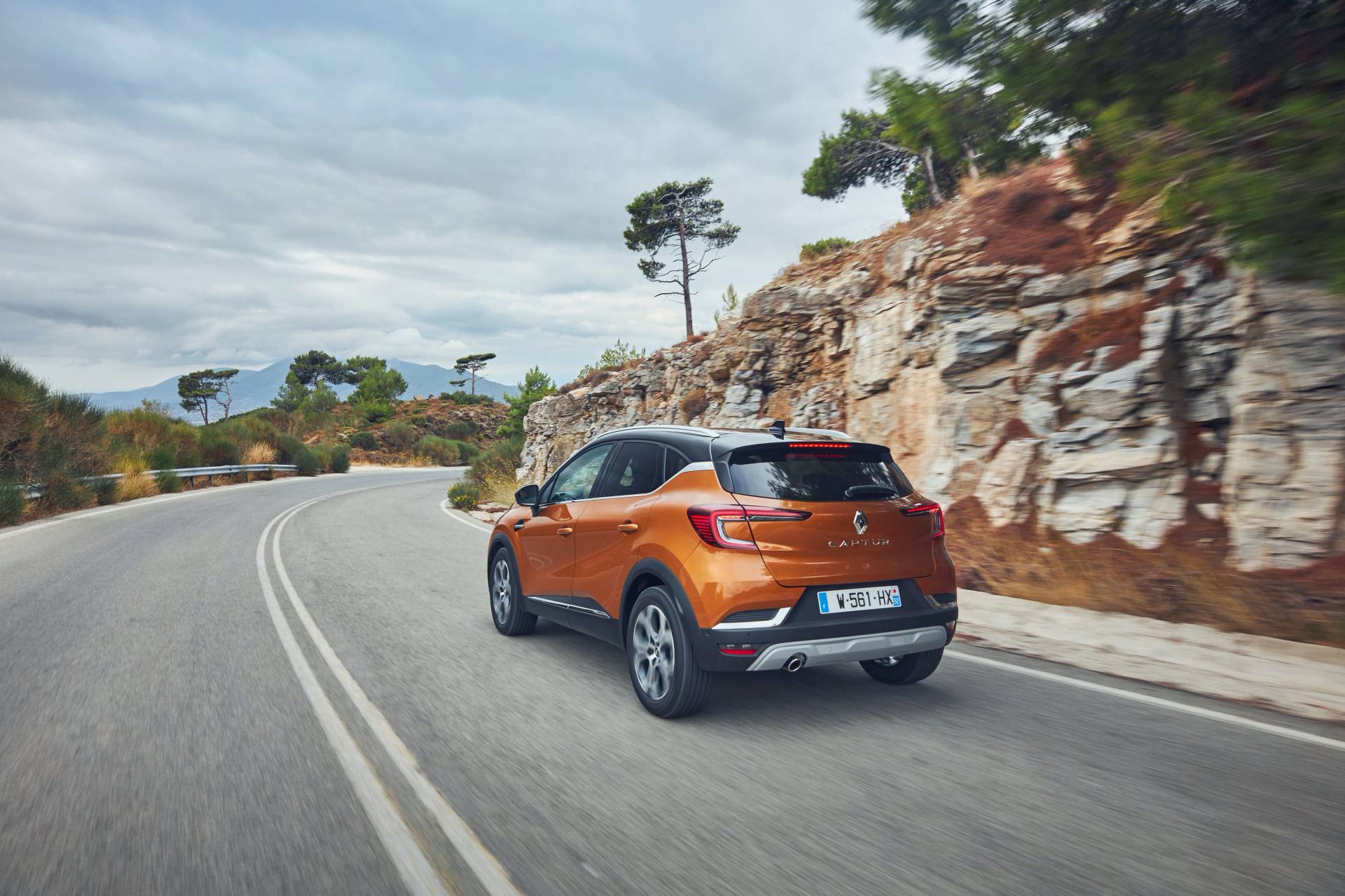 2020 Renault Captur Vies For European Supremacy, Stars In Huge Gallery