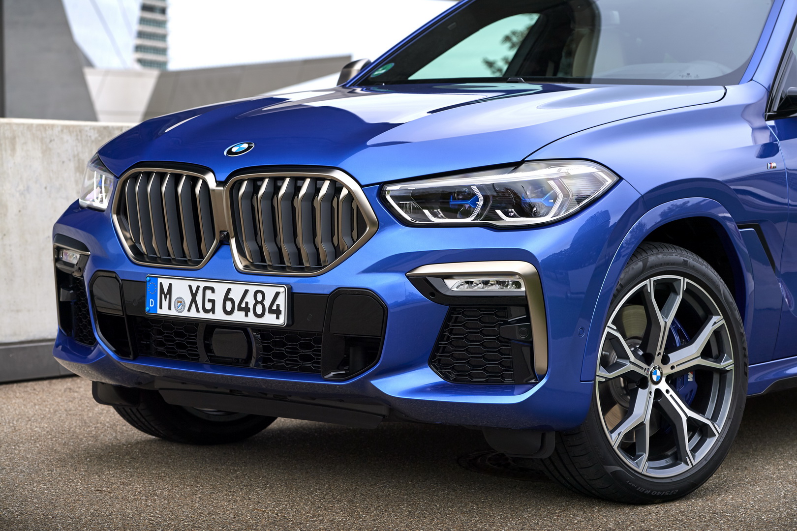 BMW Wants You To Explore Every Detail Of The New X6 In 102 Images
