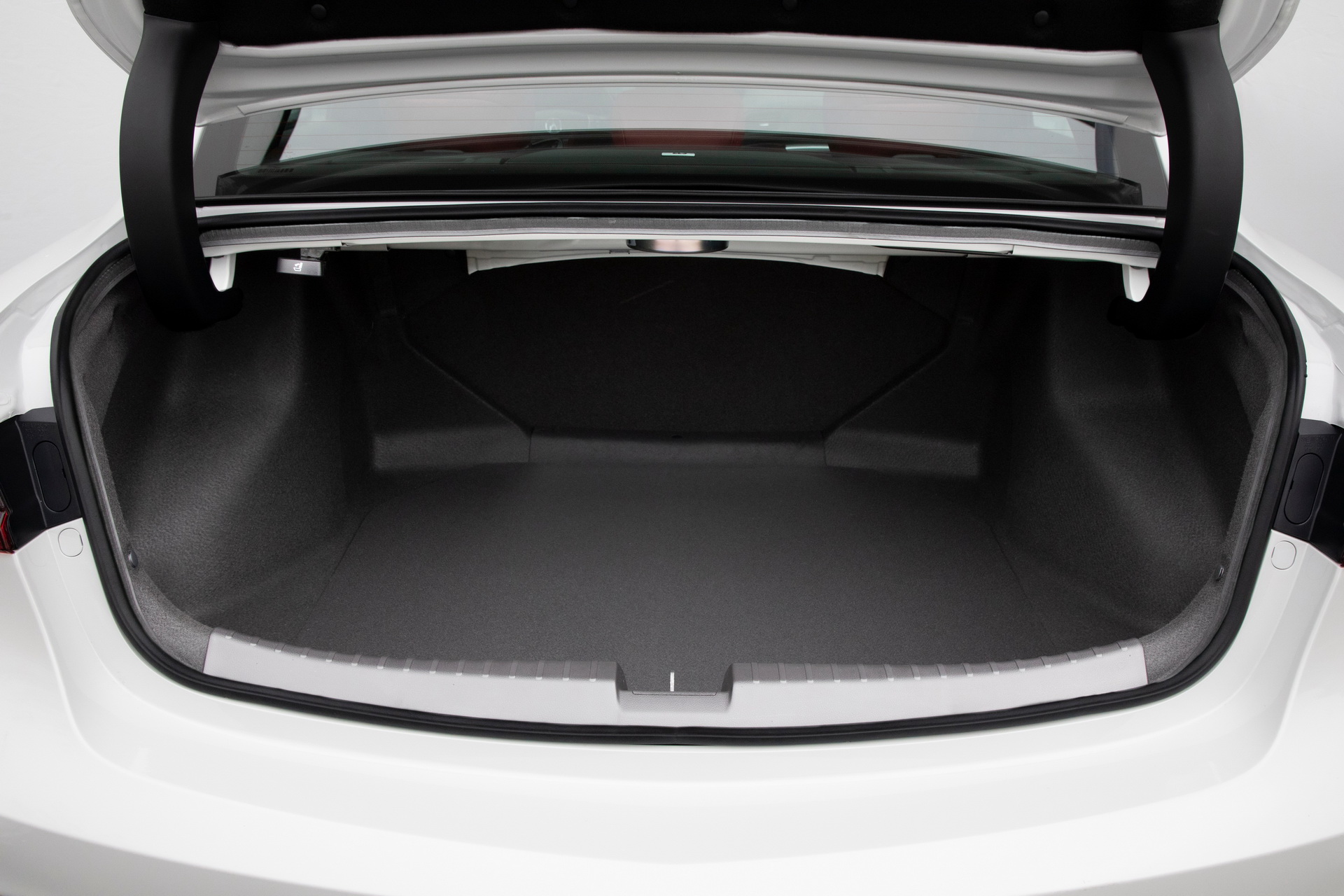 2020 Acura ILX Hits Showrooms, Retains Last Year’s $25,900 Starting Price