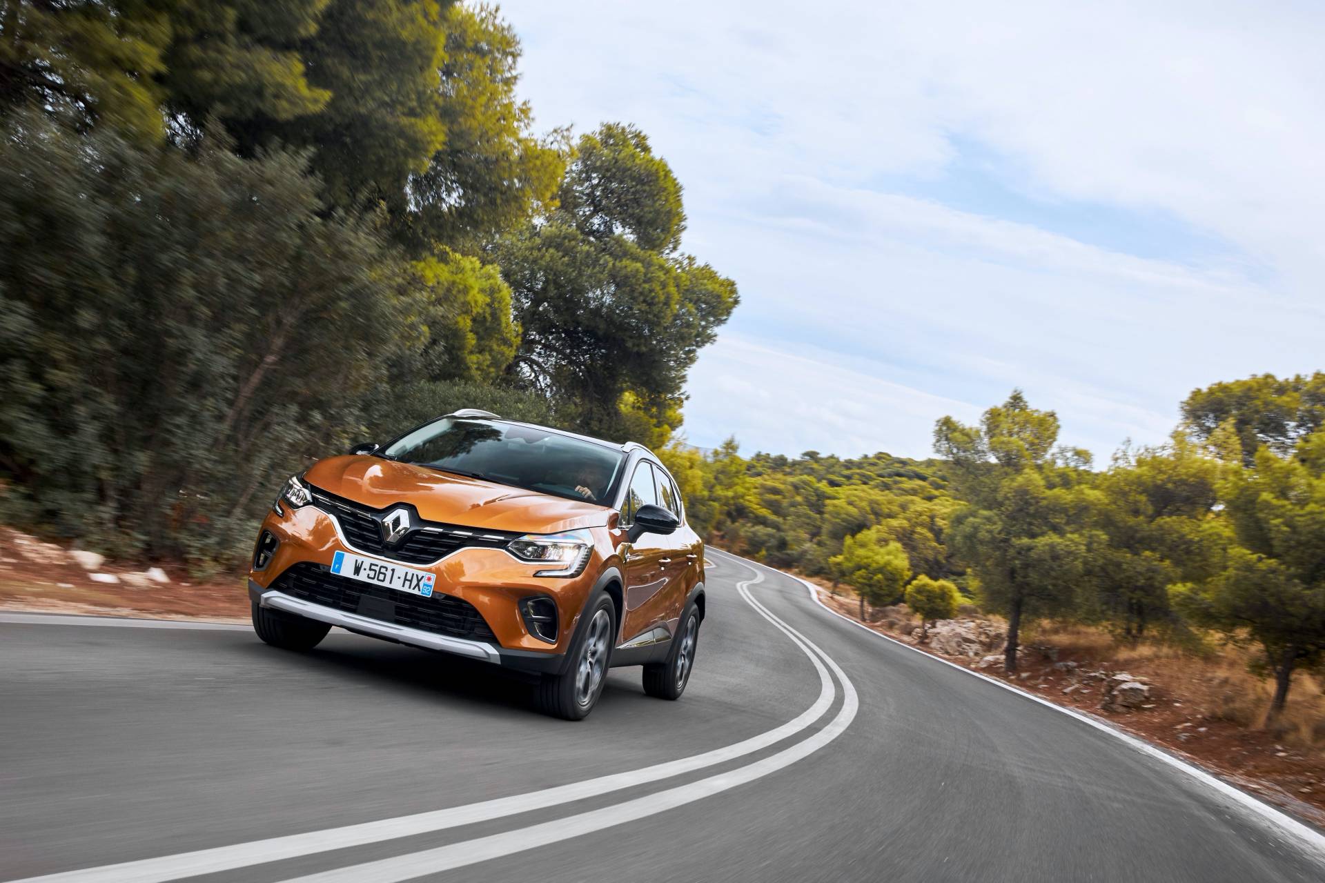 2020 Renault Captur Vies For European Supremacy, Stars In Huge Gallery