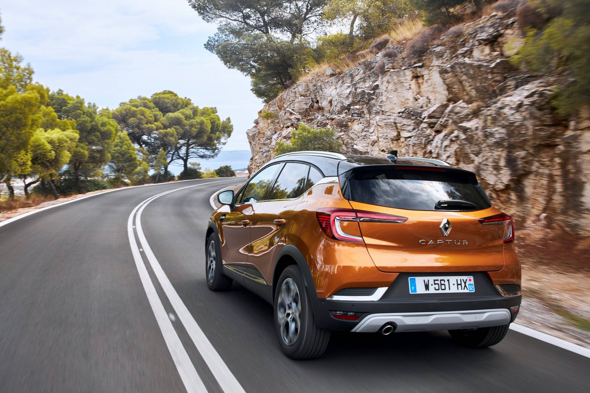 2020 Renault Captur Vies For European Supremacy, Stars In Huge Gallery