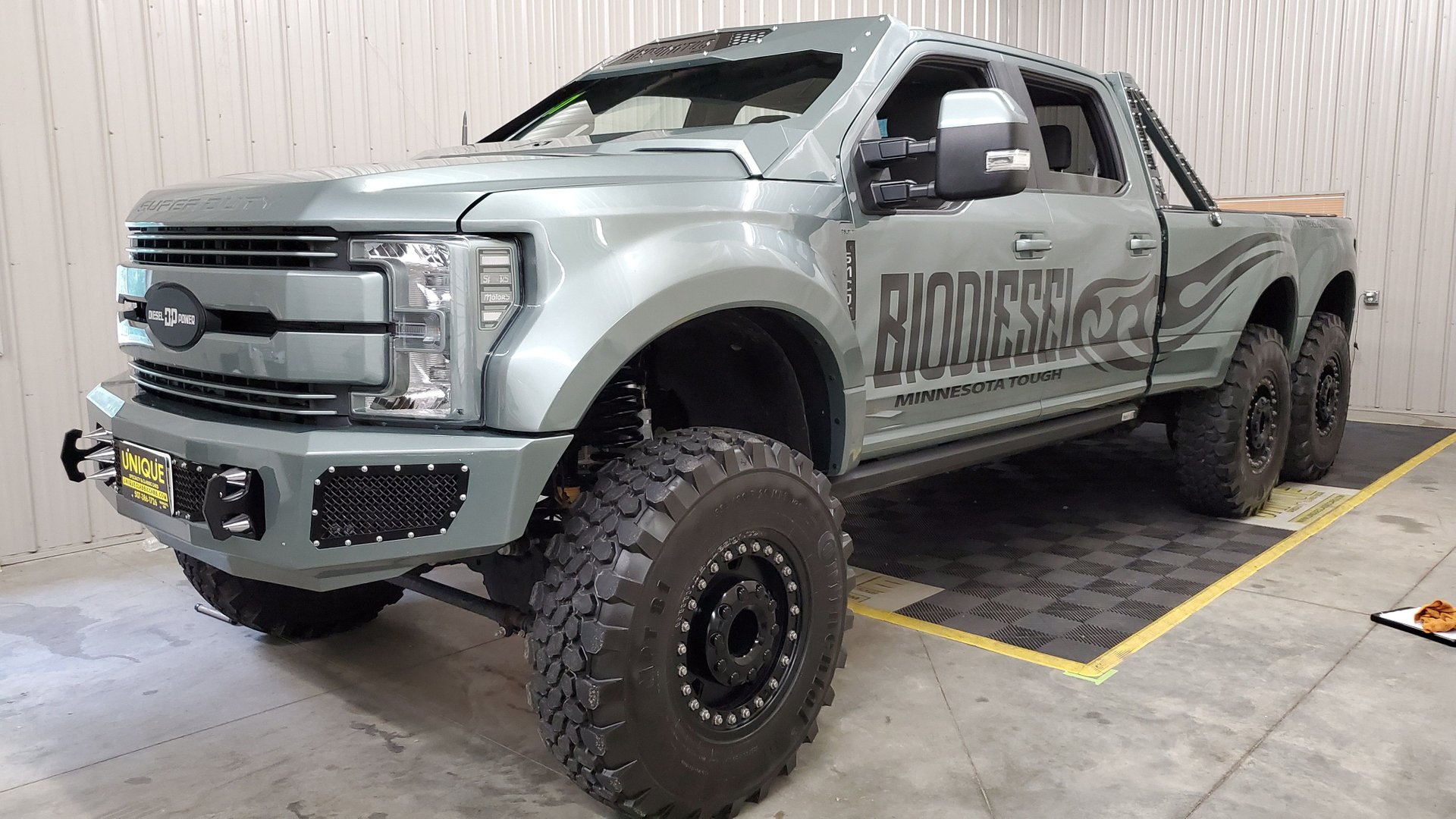 Deep Down, You Know You Want This Ford F-550 Super Duty 6×6 ‘Indomitus’