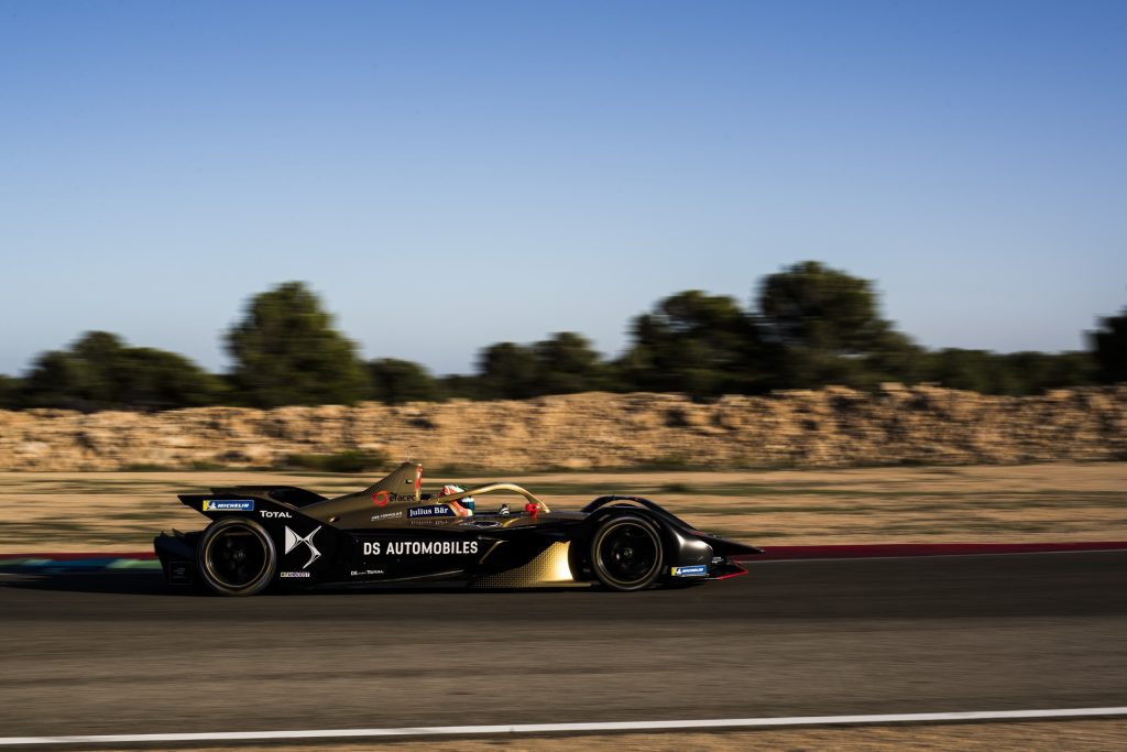 DS E-TENSE FE20 Formula E Car Shows Its New Black & Gold Livery | Carscoops