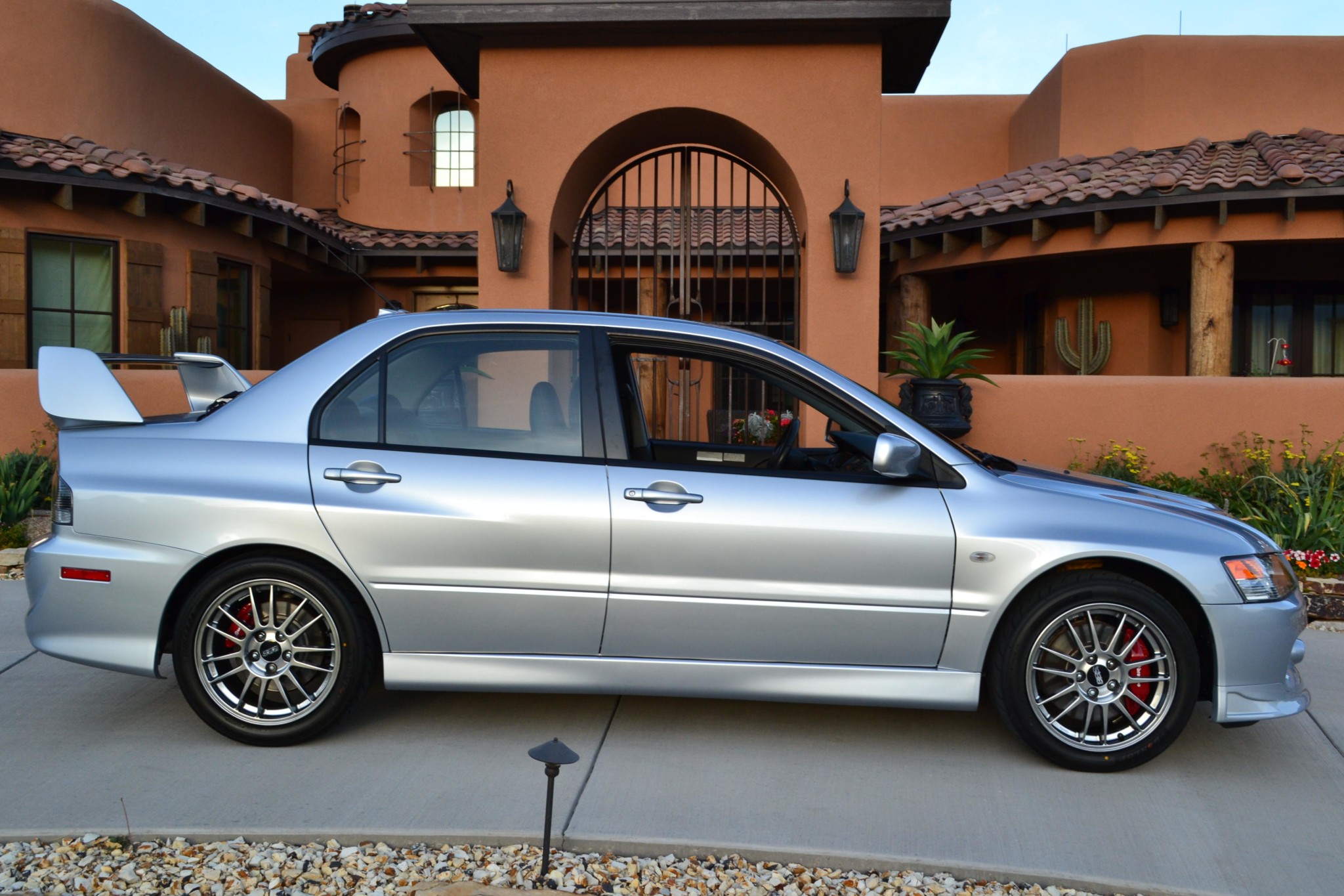 10K-Mile Mitsubishi Lancer Evo IX MR Should Be On Your Bucket List