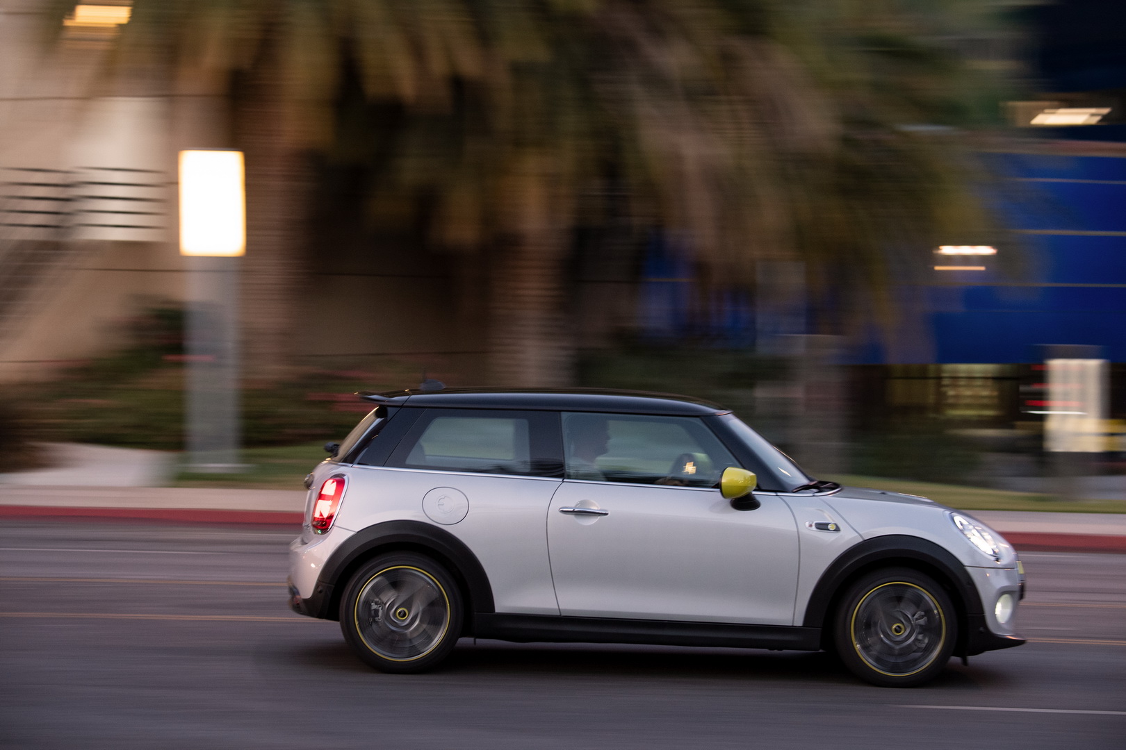 Electric 2020 Mini Cooper SE Starts Under $30k, But You Could Get It As Low As $17,900