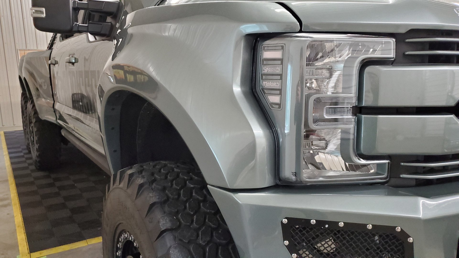 Deep Down, You Know You Want This Ford F-550 Super Duty 6×6 ‘Indomitus’