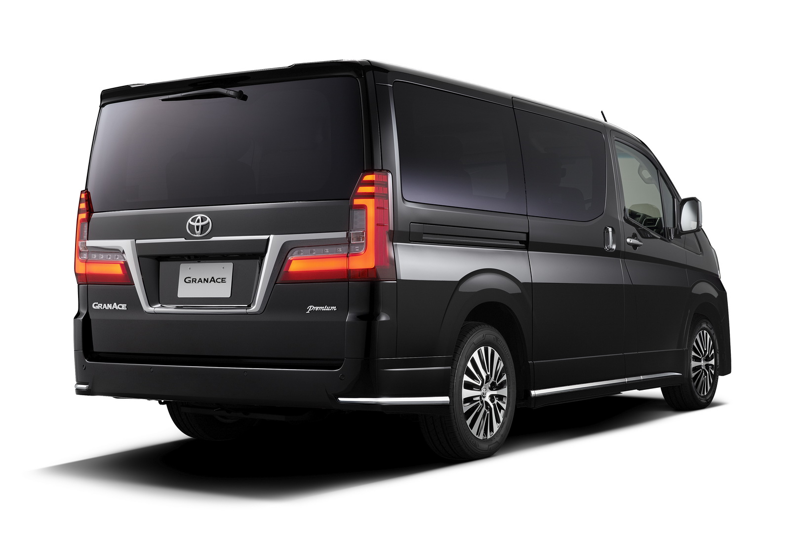 2020 Toyota GranAce Luxury MPV Revealed Ahead Of Tokyo Motor Show