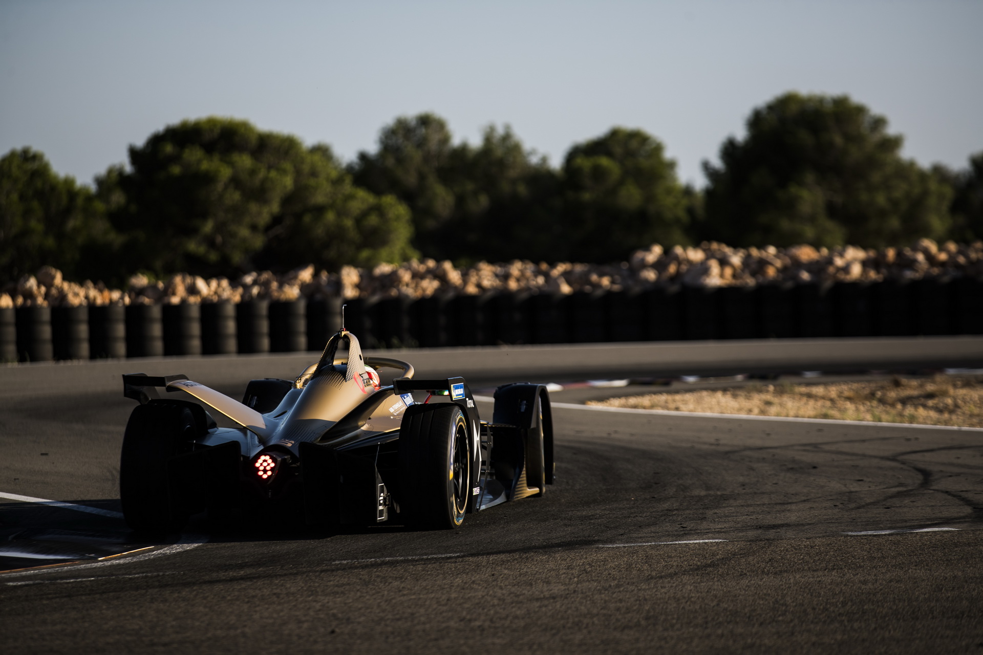 DS E-TENSE FE20 Formula E Car Shows Its New Black & Gold Livery