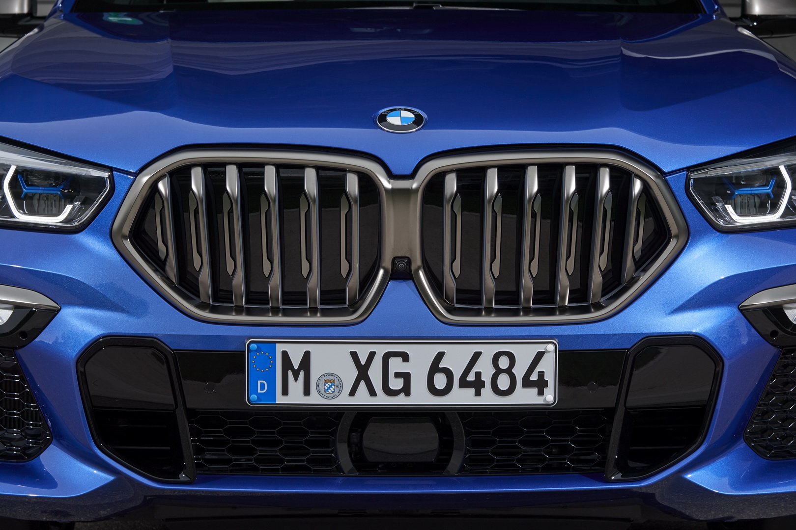 BMW Wants You To Explore Every Detail Of The New X6 In 102 Images