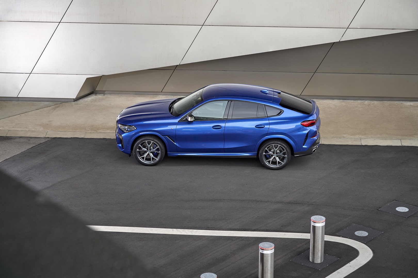 BMW Wants You To Explore Every Detail Of The New X6 In 102 Images