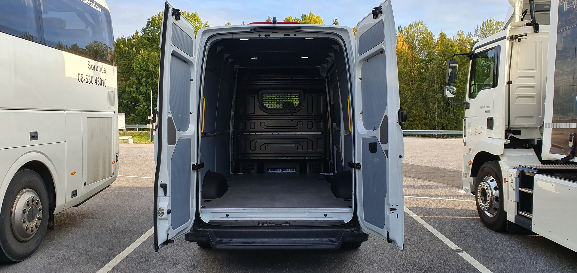 MAN Confirms New eTGE Kombi Electric Minivan For 9-Passengers