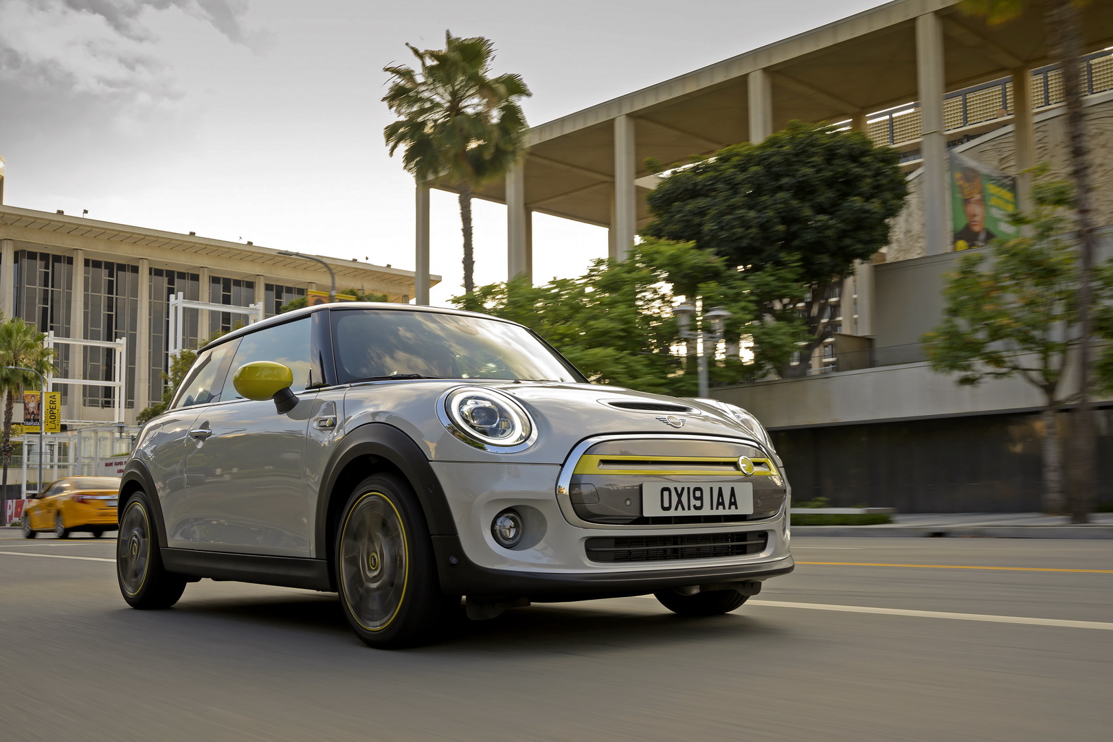 Electric 2020 Mini Cooper SE Starts Under $30k, But You Could Get It As Low As $17,900