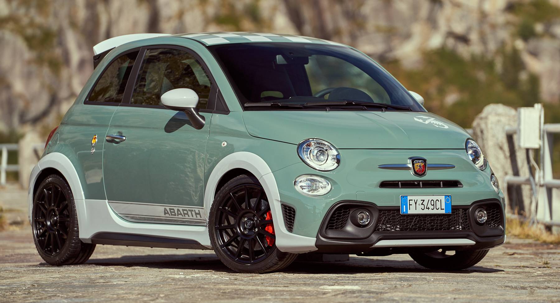 Limited-Run Abarth 695 70° Anniversario Debuts Manually Adjustable
