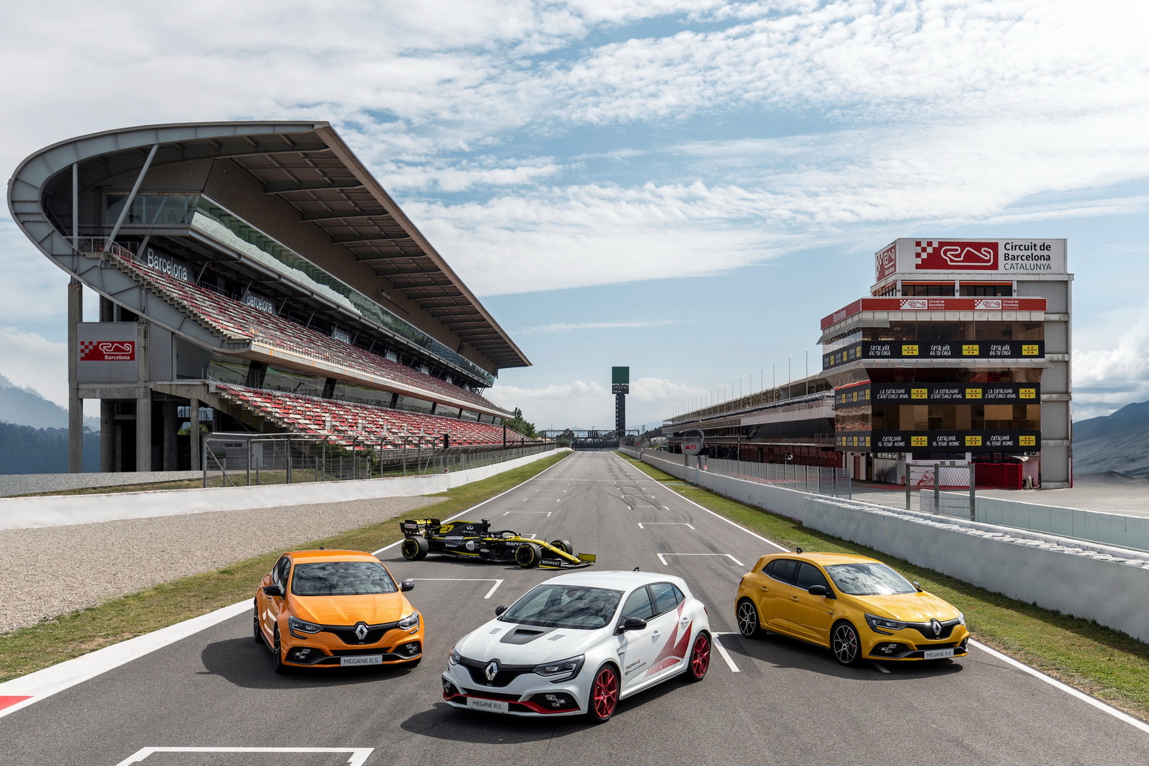 New Renault Megane RS Trophy-R Is Not THAT Expensive In Australia
