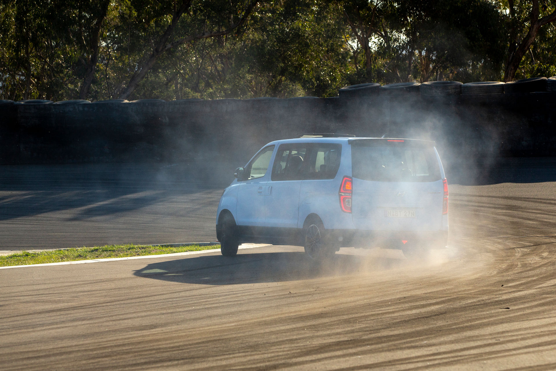 Hyundai Made An Awesome iMax N ‘Drift Bus’ With A 400 HP Twin-Turbo V6 And RWD
