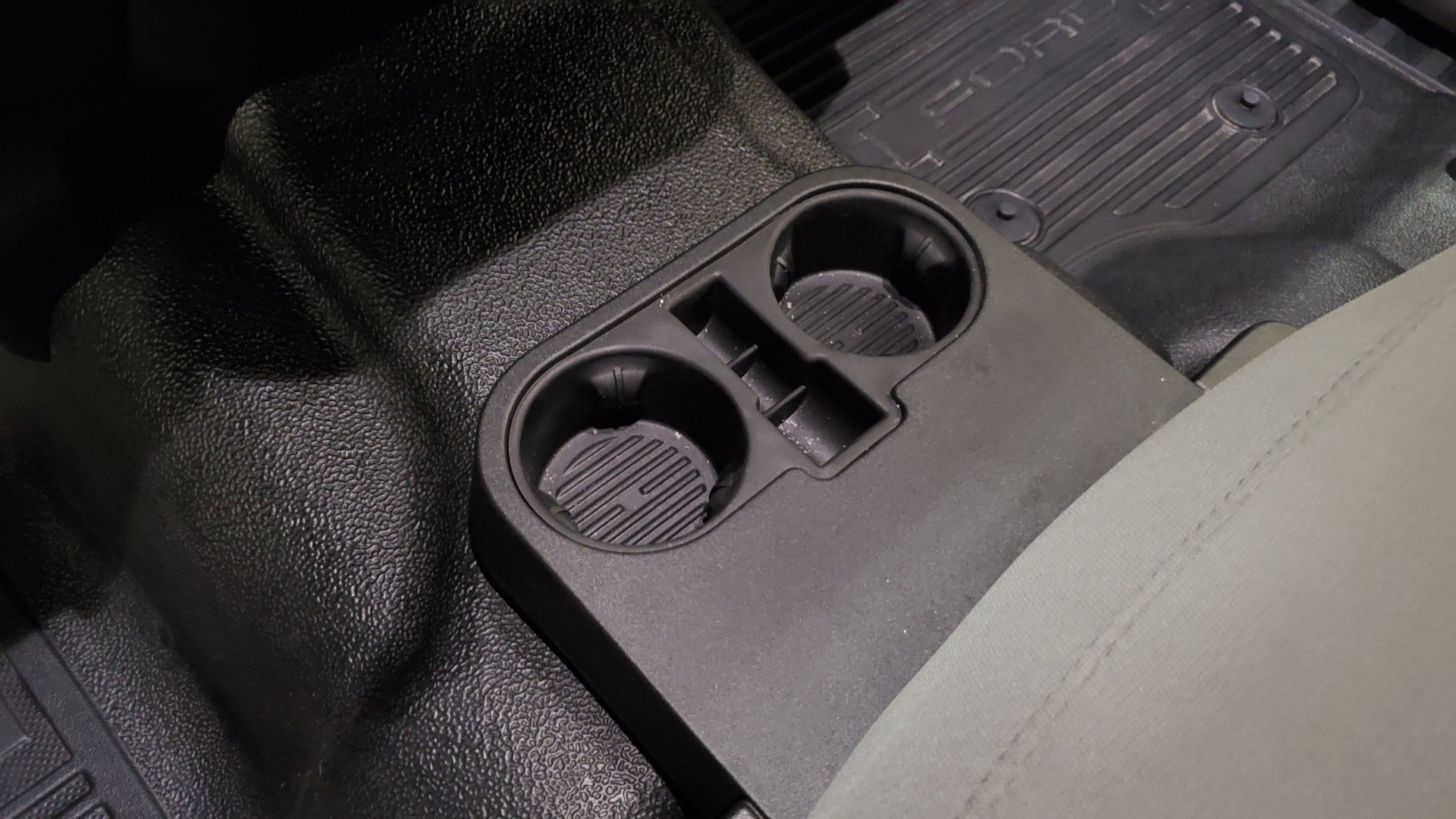 Deep Down, You Know You Want This Ford F-550 Super Duty 6×6 ‘Indomitus’