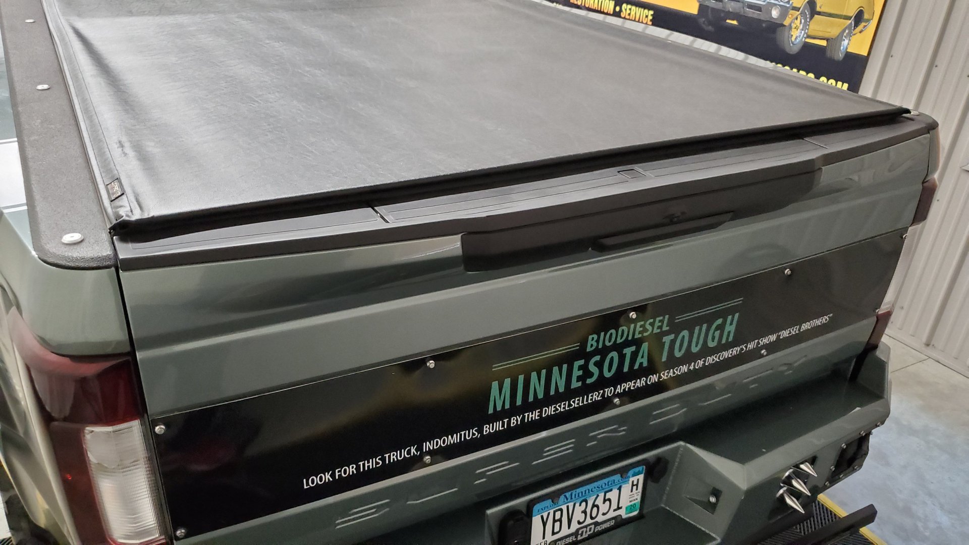 Deep Down, You Know You Want This Ford F-550 Super Duty 6×6 ‘Indomitus’