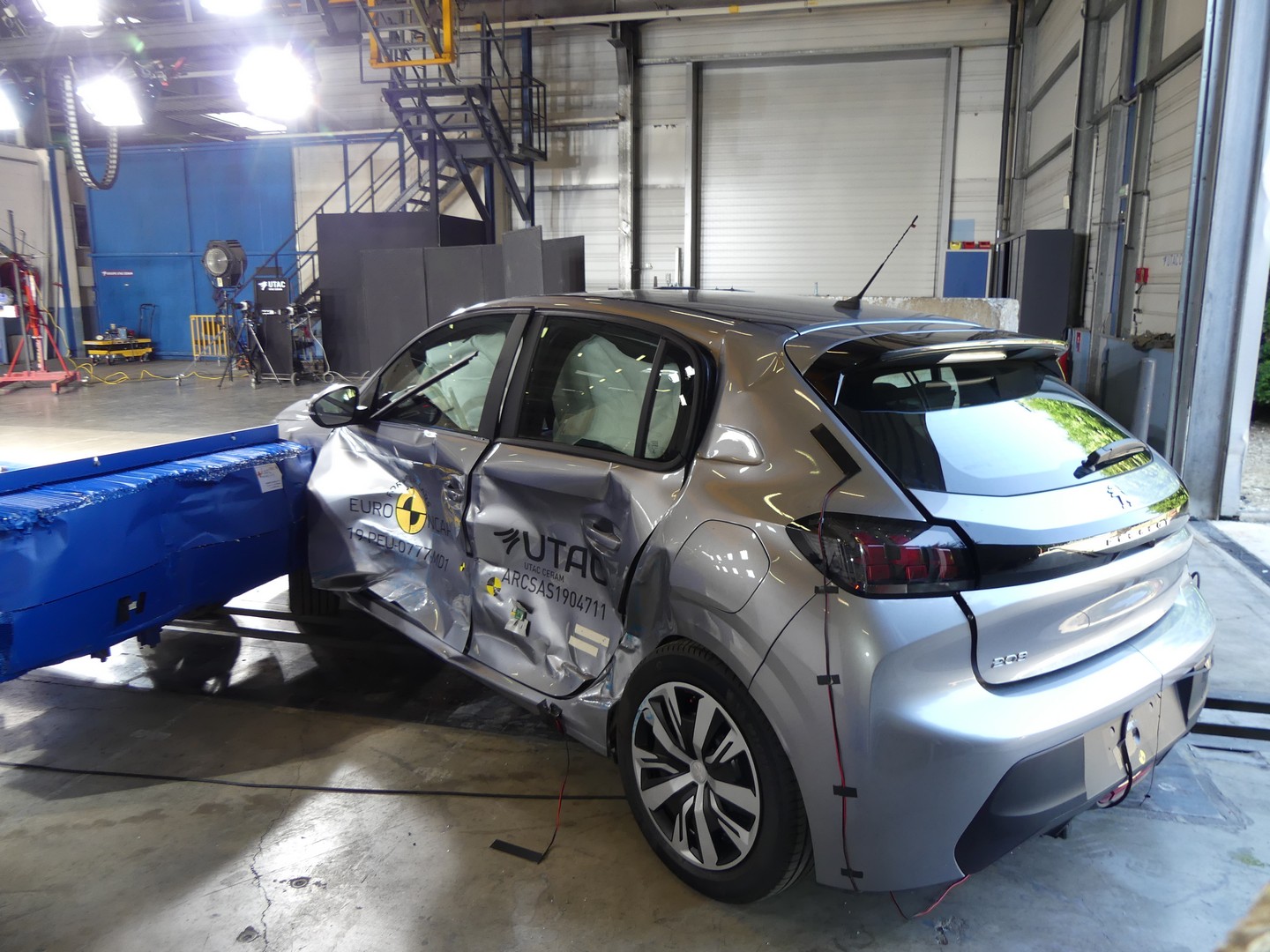 Euro NCAP Crash Tests New BMW 1- And 3-Series, Peugeot 208 And Jeep Cherokee