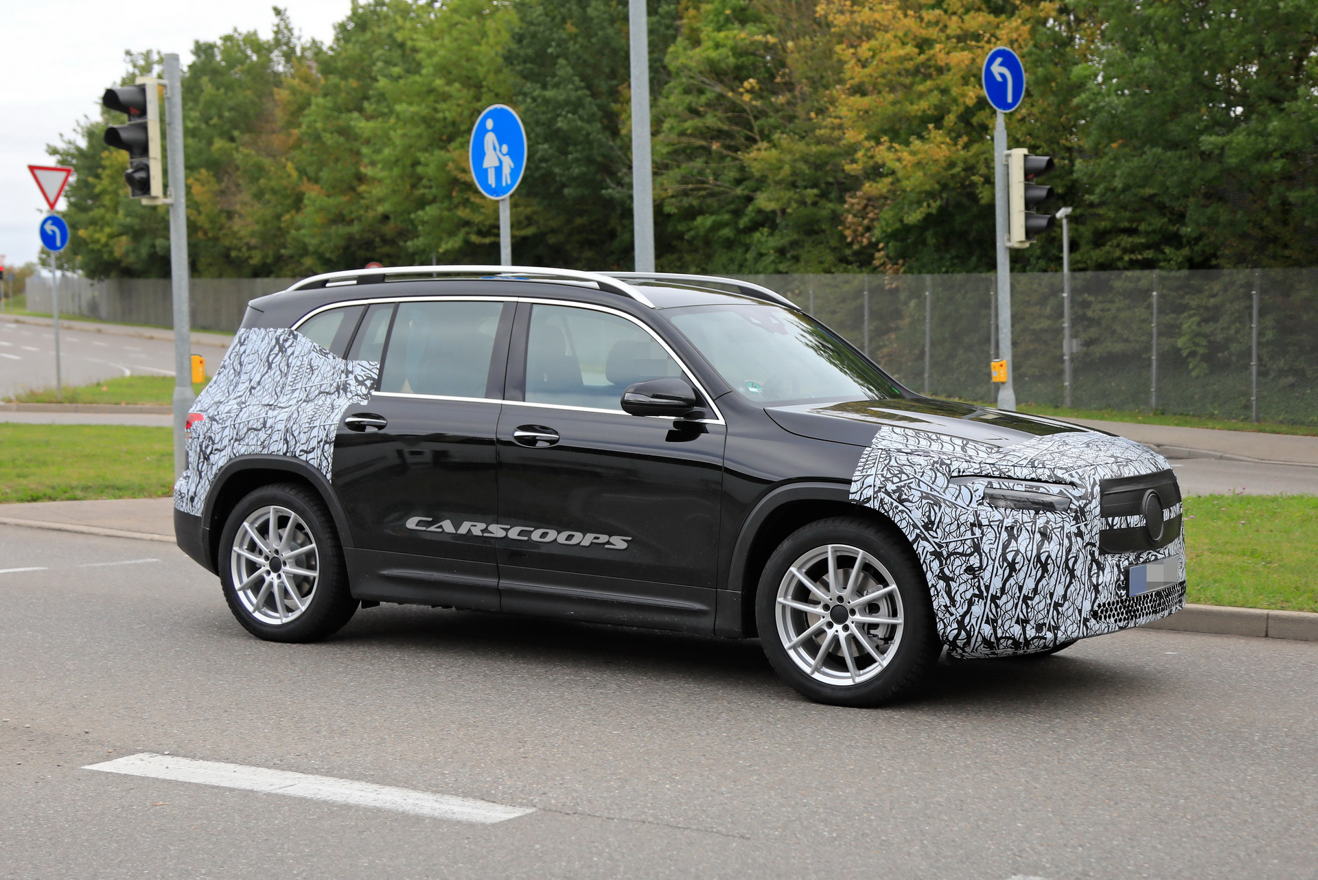 2021 Mercedes EQB EV Spotted: Like The GLB But With A New Face And No Emissions