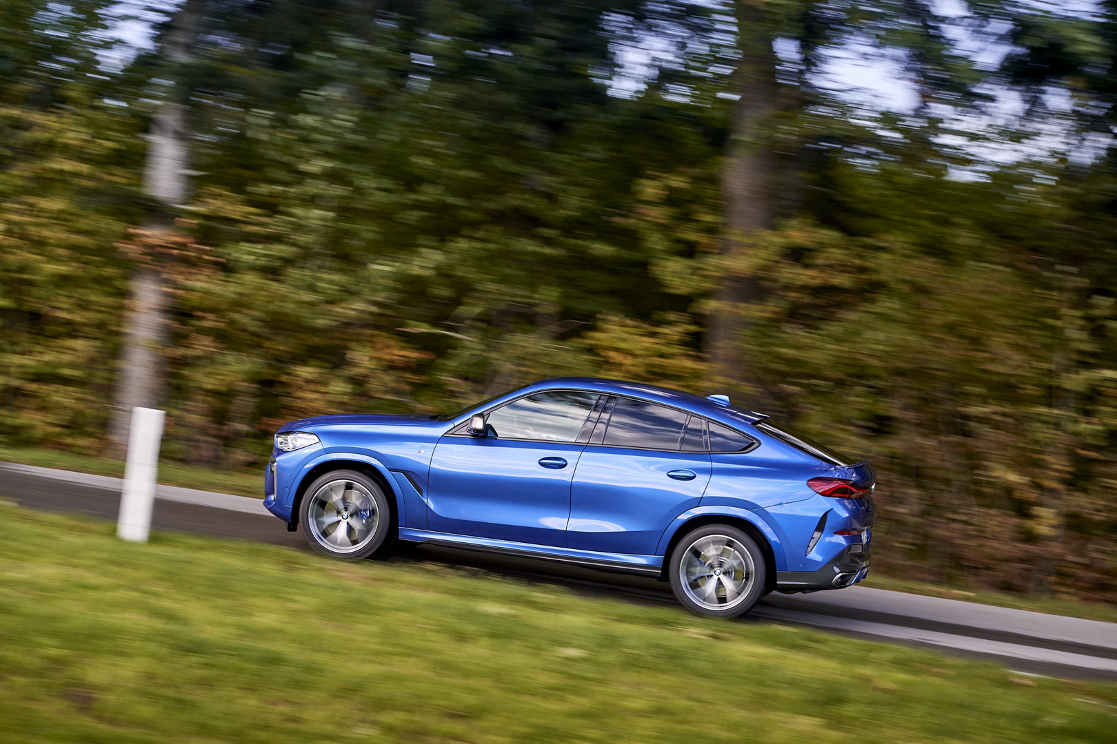 BMW Wants You To Explore Every Detail Of The New X6 In 102 Images