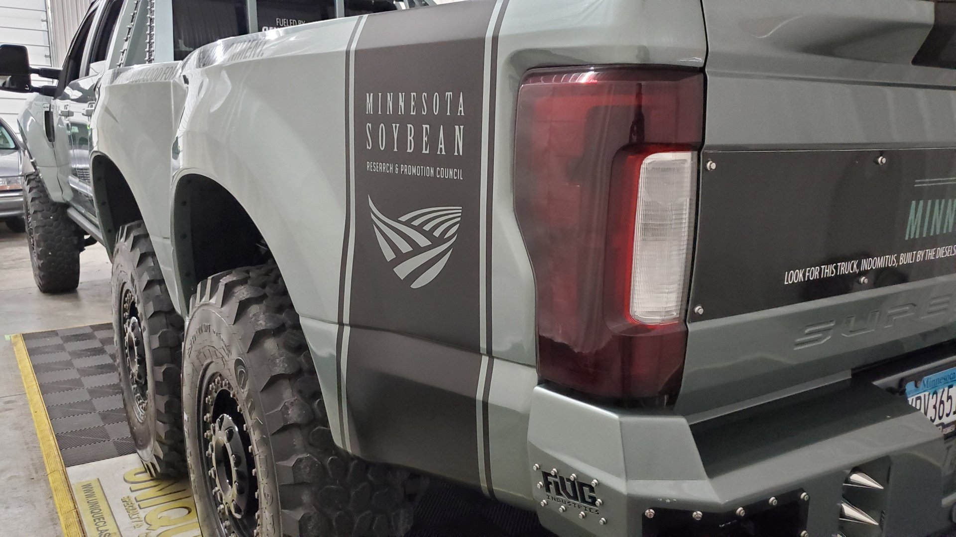 Deep Down, You Know You Want This Ford F-550 Super Duty 6×6 ‘Indomitus’