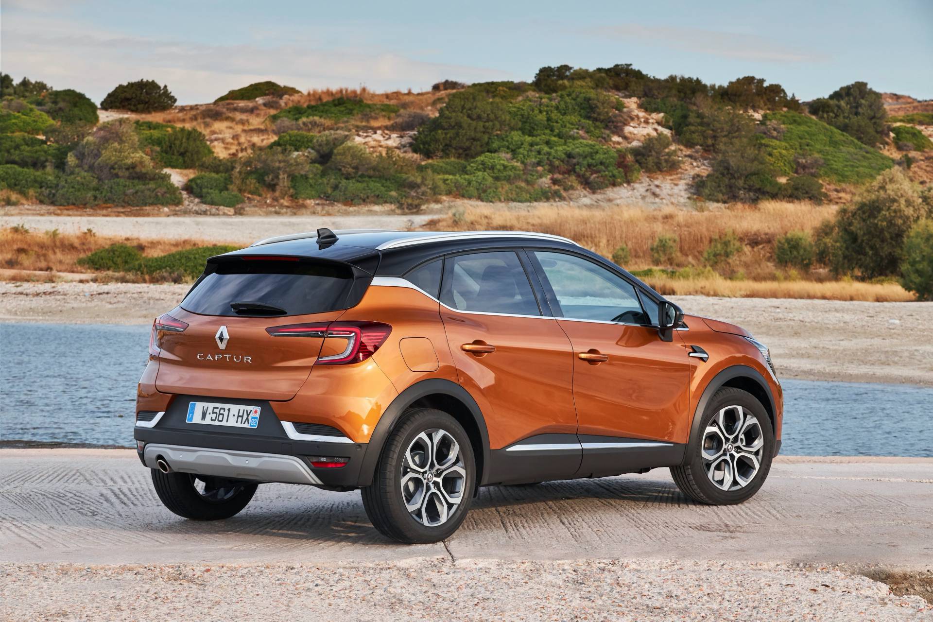 2020 Renault Captur Vies For European Supremacy, Stars In Huge Gallery
