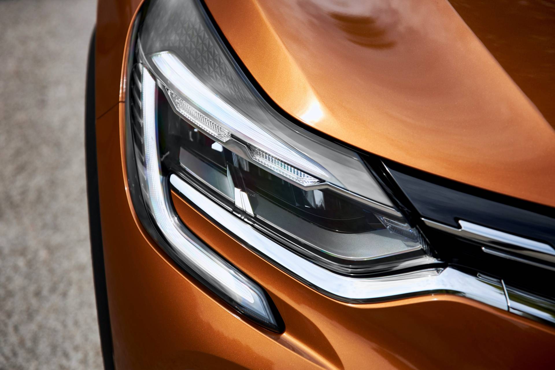 2020 Renault Captur Vies For European Supremacy, Stars In Huge Gallery