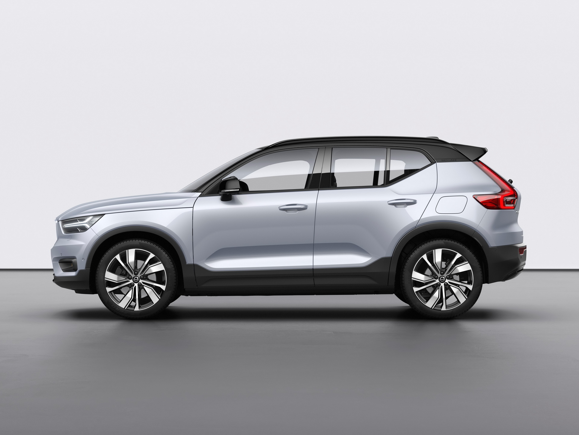 Volvo Reveals New XC40 Recharge EV With 402 HP And Over 249 Miles Of Range