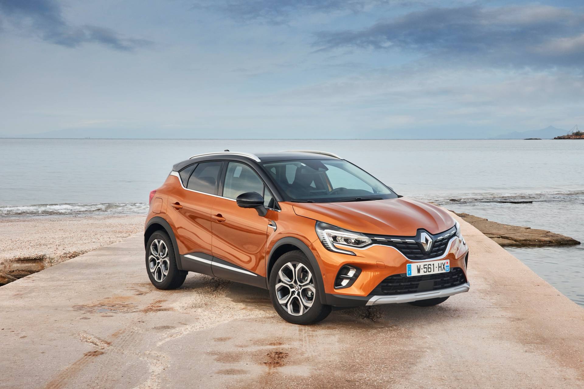 2020 Renault Captur Vies For European Supremacy, Stars In Huge Gallery