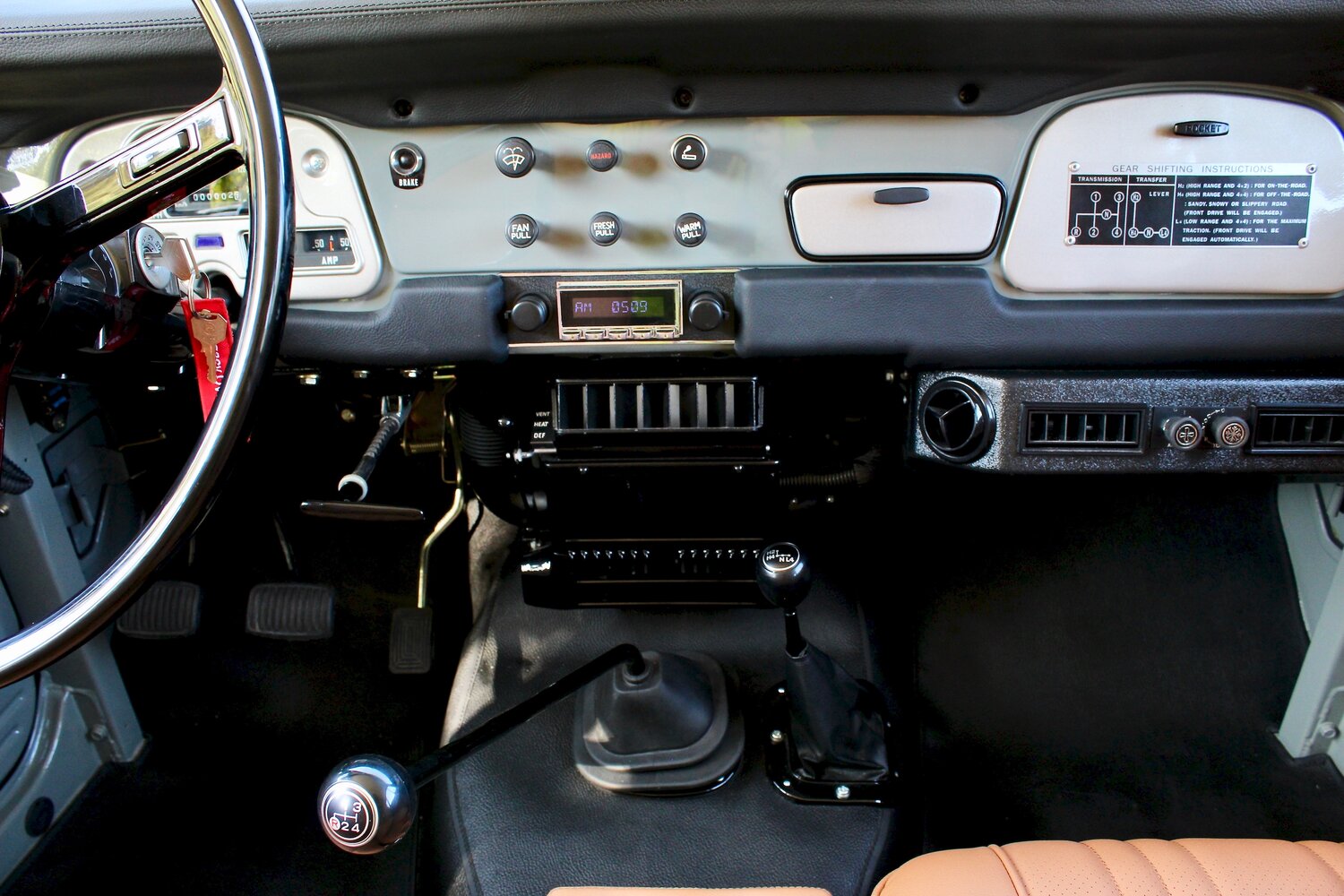 Legacy Overland’s 1977 Toyota Land Cruiser FJ40 Has Original Looks And Modern Equipment