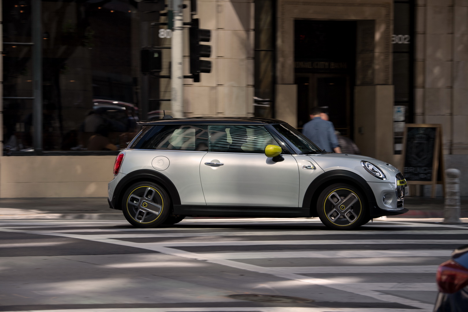 Electric 2020 Mini Cooper SE Starts Under $30k, But You Could Get It As Low As $17,900