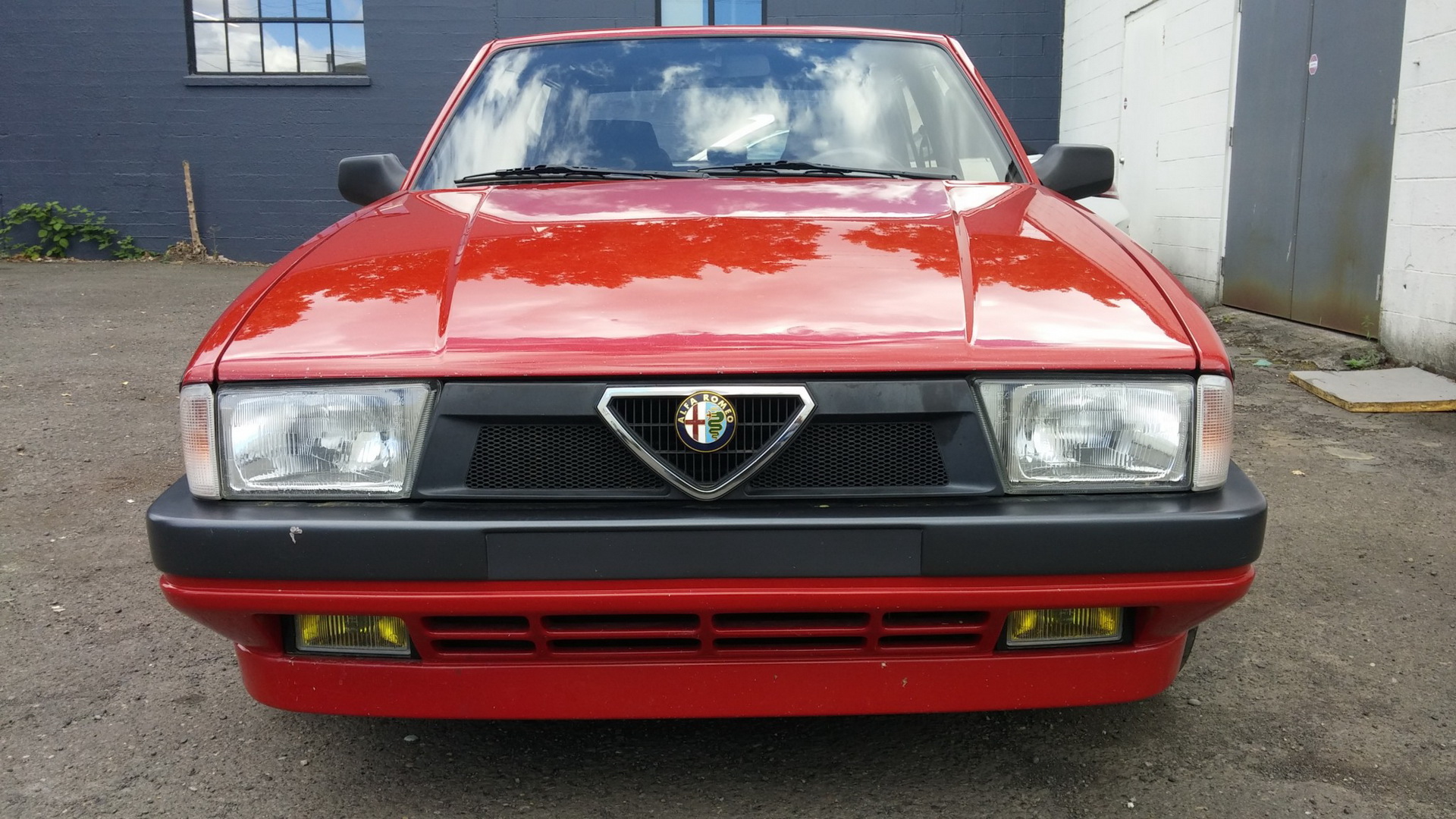 This 1988 Alfa Romeo Milano Verde V6 Can Help You Earn Your Petrolhead Stripes