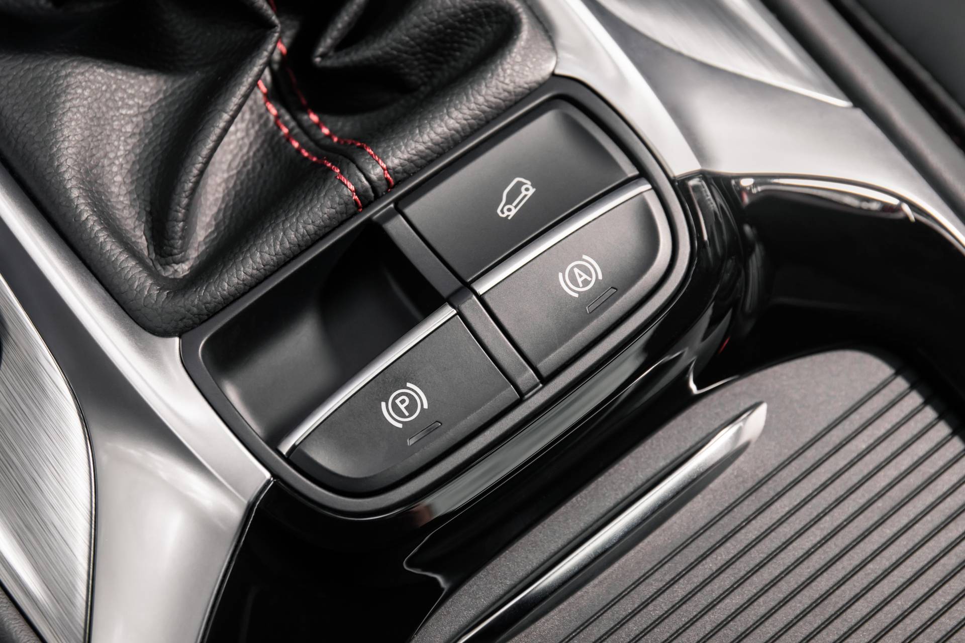 2020 MG HS Compact SUV Reaches UK Shores After Long Voyage From China